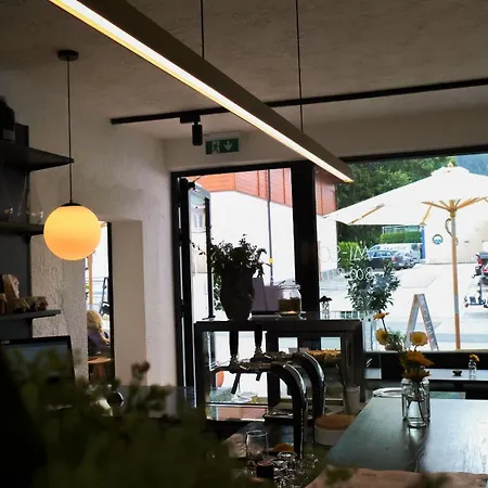 Haus Leithner - & מלון